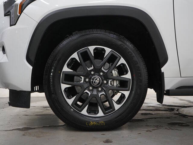 2025 Toyota Sequoia SR5