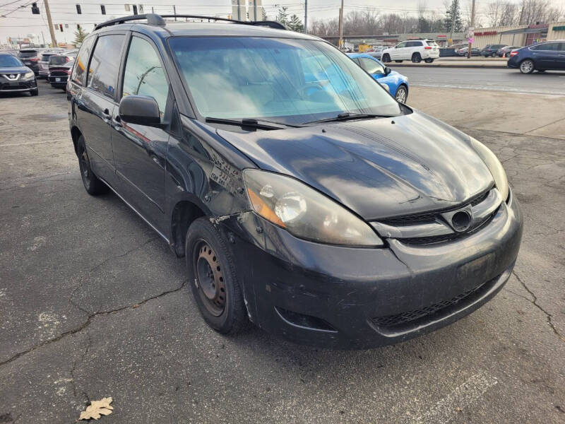 2010 Toyota Sienna CE 7-Passenger