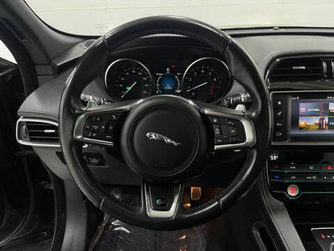 2018 Jaguar F-PACE S