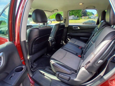 2020 Nissan Pathfinder SV