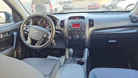 2013 Kia Sorento LX