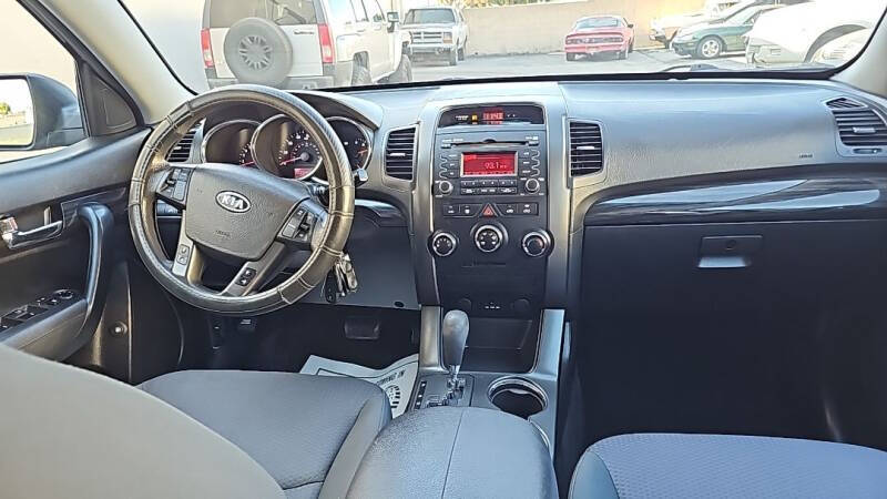 2013 Kia Sorento LX