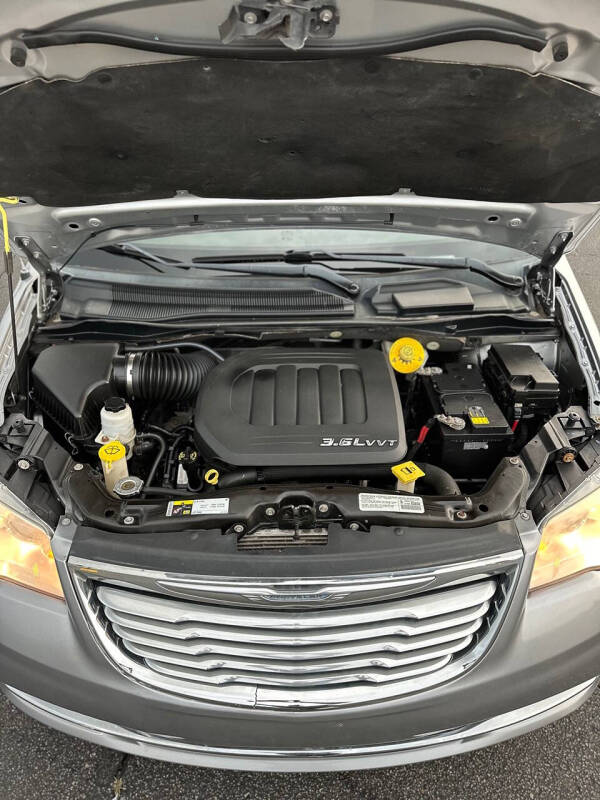 2014 Chrysler Town and Country Touring