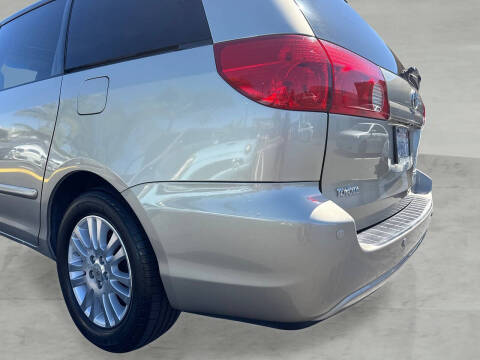 2007 Toyota Sienna XLE 7-Passenger