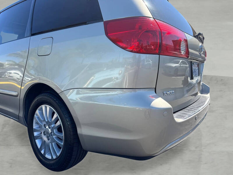 2007 Toyota Sienna XLE 7-Passenger