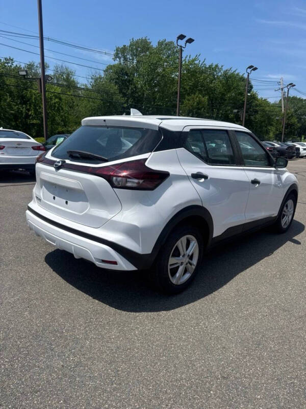 2023 Nissan Kicks S