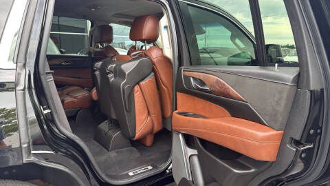 2016 Cadillac Escalade Luxury Collection