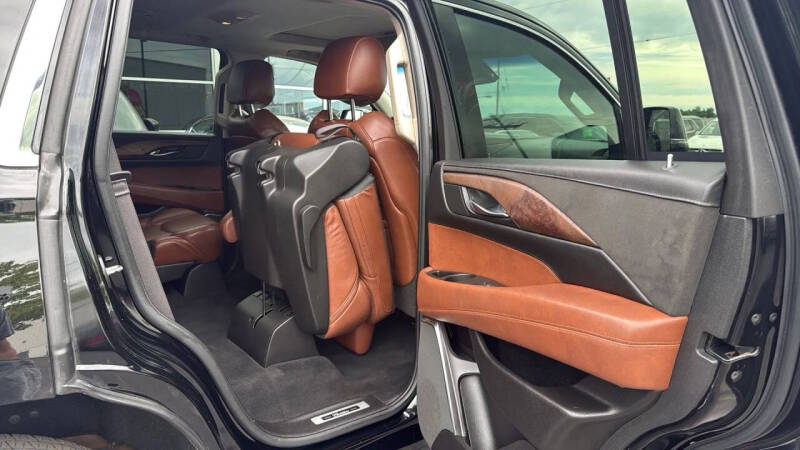 2016 Cadillac Escalade Luxury Collection