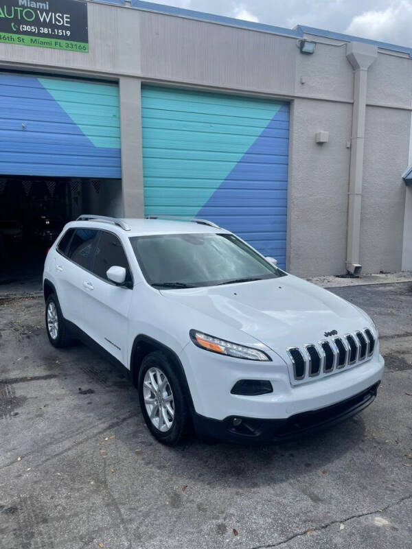 2017 Jeep Cherokee for sale at MIAMI AUTOWISE, LLC. in Miami FL