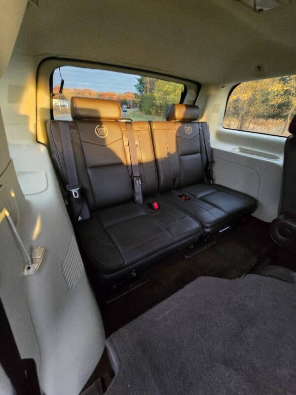 2013 Cadillac Escalade Platinum Edition