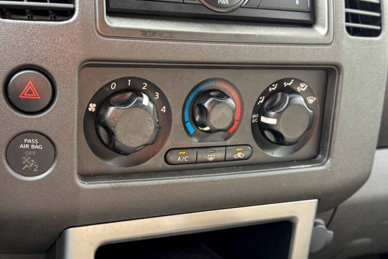 2012 Nissan Pathfinder SV