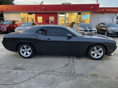 2013 Dodge Challenger SXT Plus