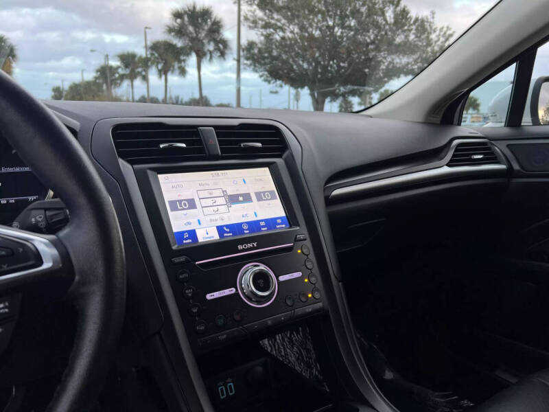 2020 Ford Fusion Energi Titanium