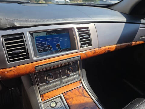 2009 Jaguar XF Premium Luxury