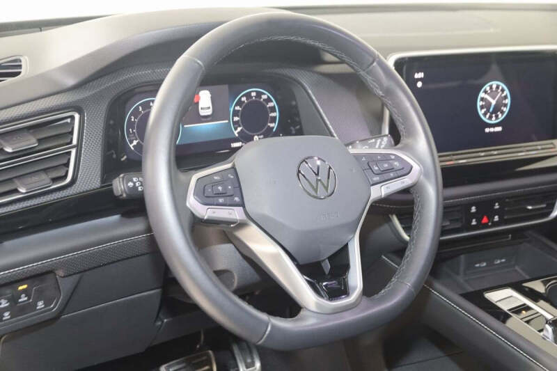 2024 Volkswagen Atlas Cross Sport SEL Premium R-Line 4Motion