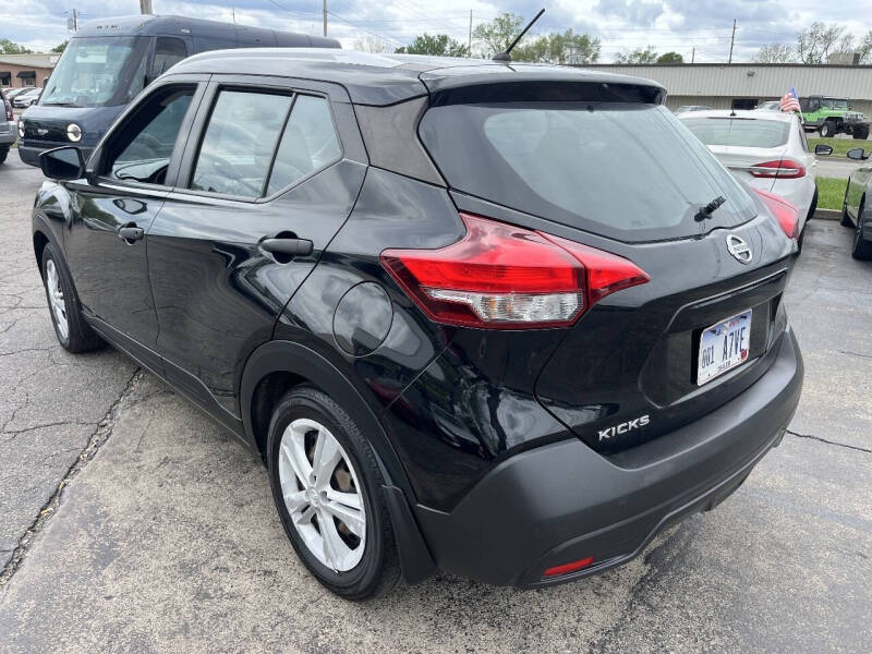 2019 Nissan Kicks S