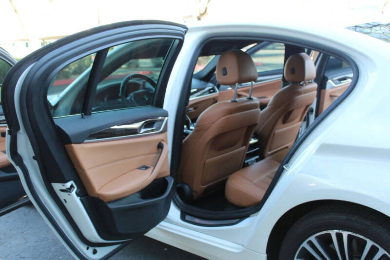 2019 BMW 5 Series 540i