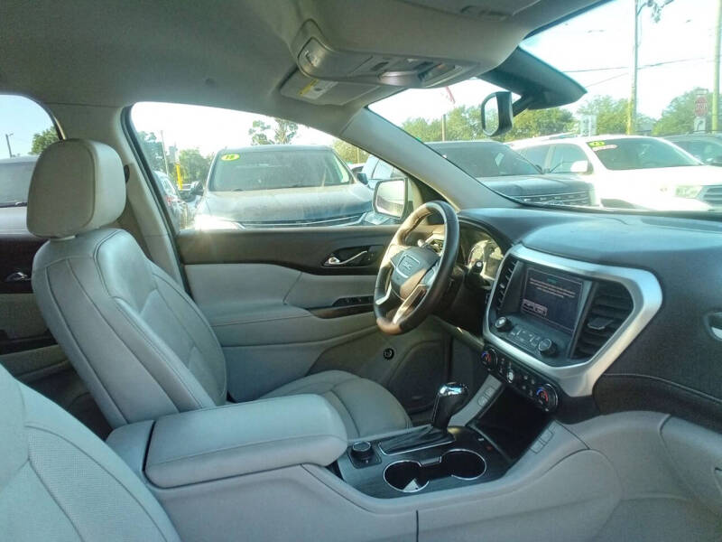 2017 GMC Acadia SLT-1