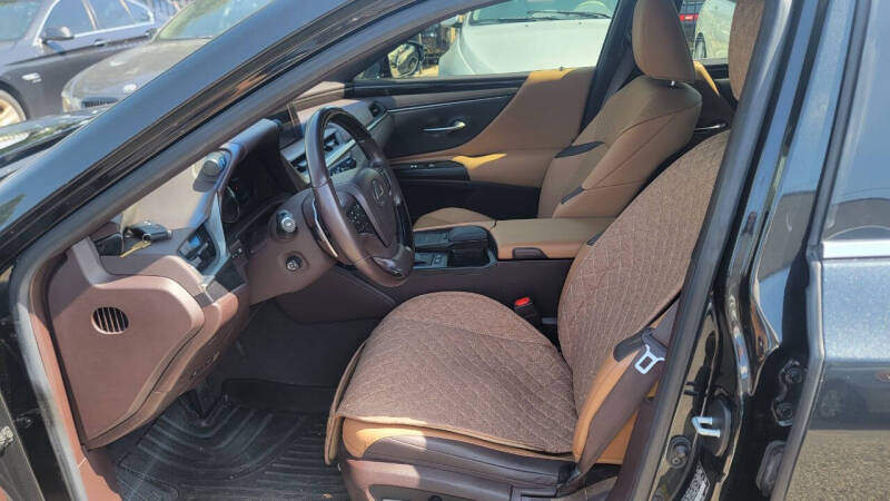 2019 Lexus ES 300h