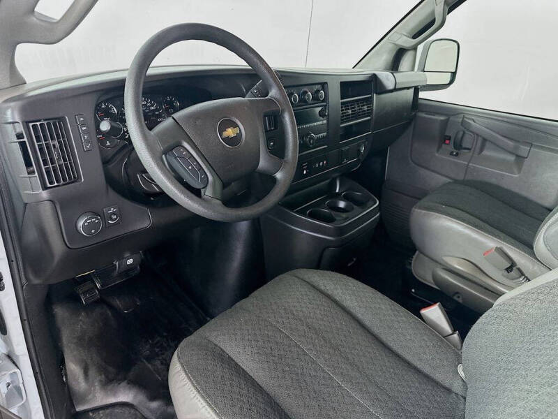 2024 Chevrolet Express 2500