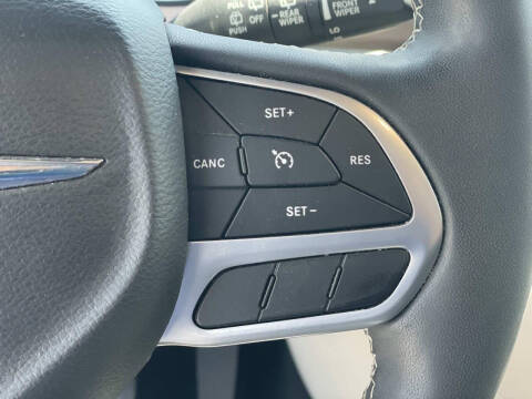 2022 Chrysler Voyager LX