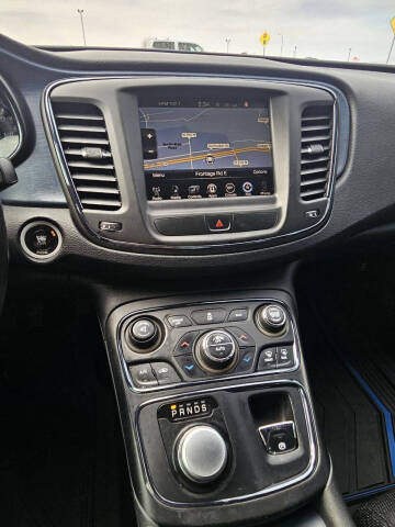 2015 Chrysler 200 S