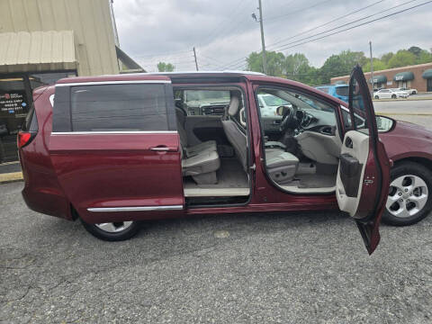 2017 Chrysler Pacifica Touring-L Plus