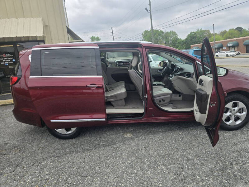 2017 Chrysler Pacifica Touring-L Plus
