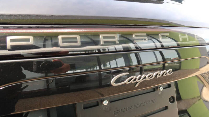 2023 Porsche Cayenne Platinum Edition