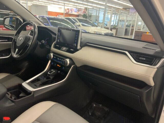 2020 Toyota RAV4 Limited