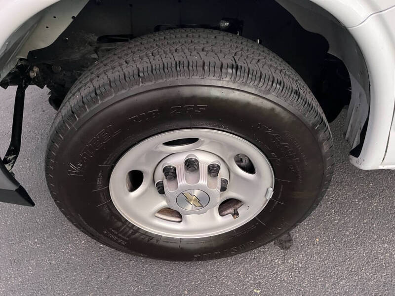 2024 Chevrolet Express 2500