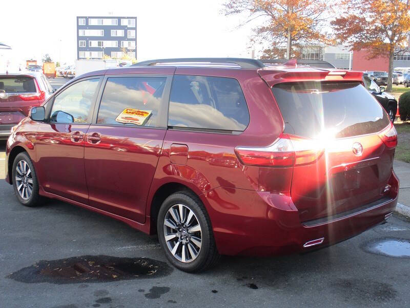 2018 Toyota Sienna LE 7-Passenger
