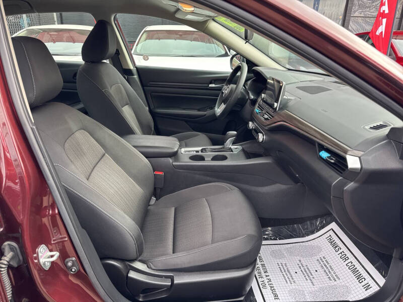 2025 Nissan Altima 2.5 SV