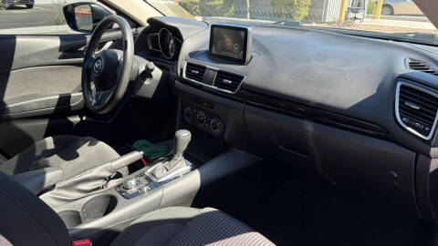 2016 Mazda MAZDA3 i Sport