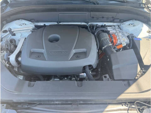 2019 Volvo XC60 T8 eAWD R-Design