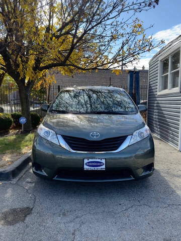 2011 Toyota Sienna LE 7-Passenger Auto Access Seat