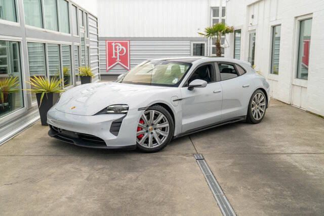 2023 Porsche Taycan 2