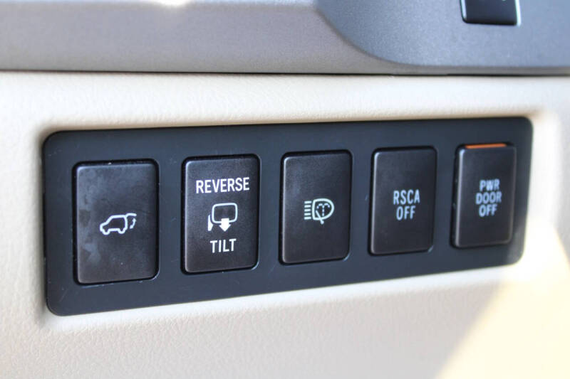 2010 Toyota Sequoia Platinum