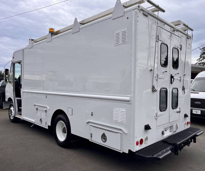 2016 Freightliner MT55 Chassis