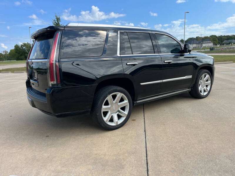 2016 Cadillac Escalade Premium photo 5