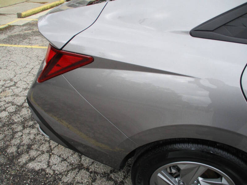 2024 Hyundai Elantra SE