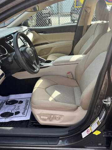 2018 Toyota Camry LE