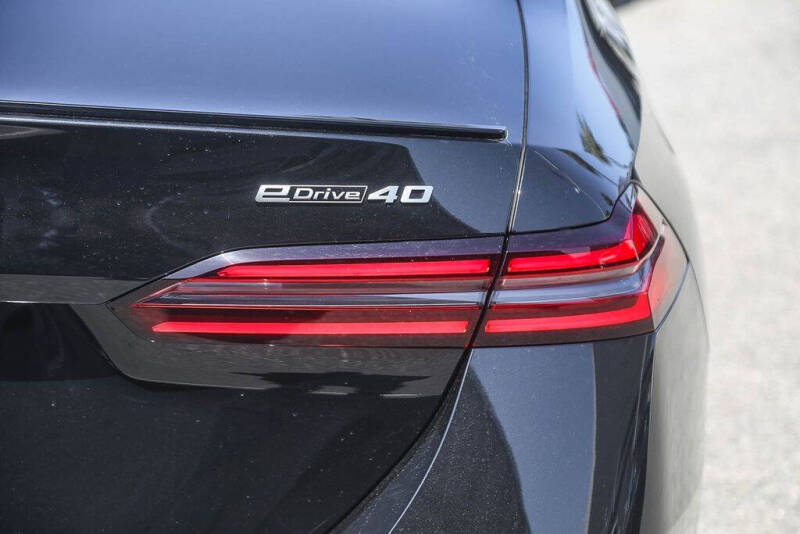 2026 BMW i5 eDrive40