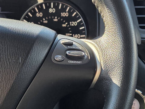 2016 Nissan Pathfinder SV