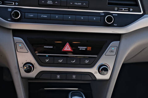 2018 Hyundai Elantra SE