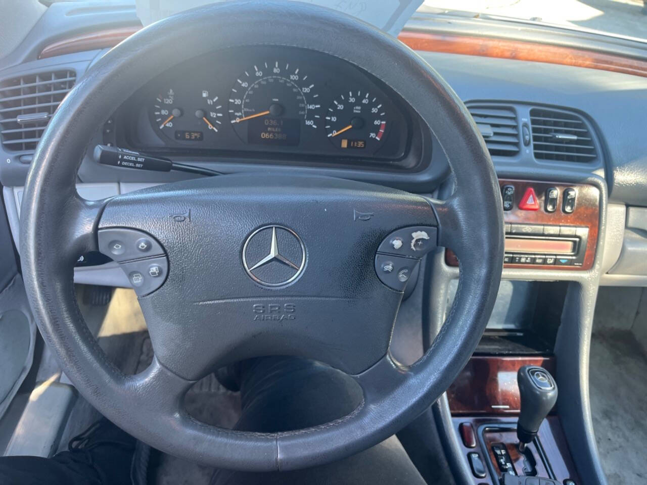 2000 Mercedes-Benz CLK for sale at Villa Park Cars in Oakbrook Terrace , IL