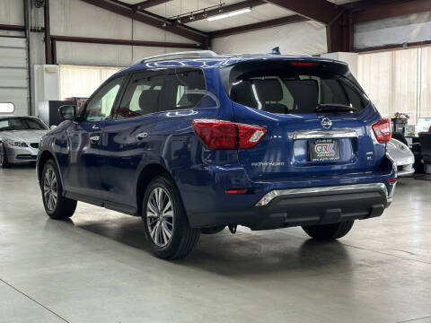 2020 Nissan Pathfinder SL