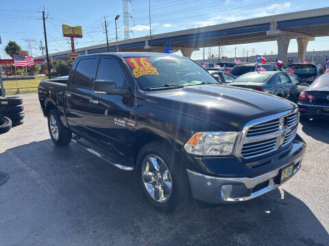 2016 RAM 1500 SLT