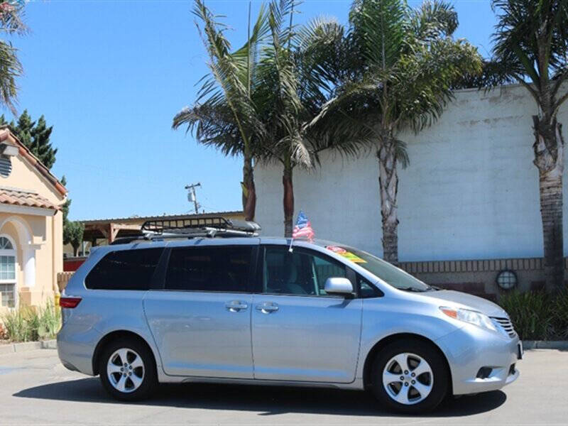 2017 Toyota Sienna LE 8-Passenger