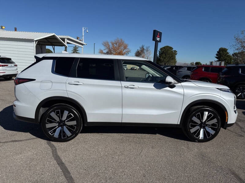 2025 Mitsubishi Outlander SE